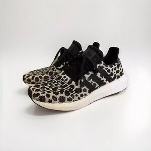 Adidas swift women’s leopard sz 10 sneaker